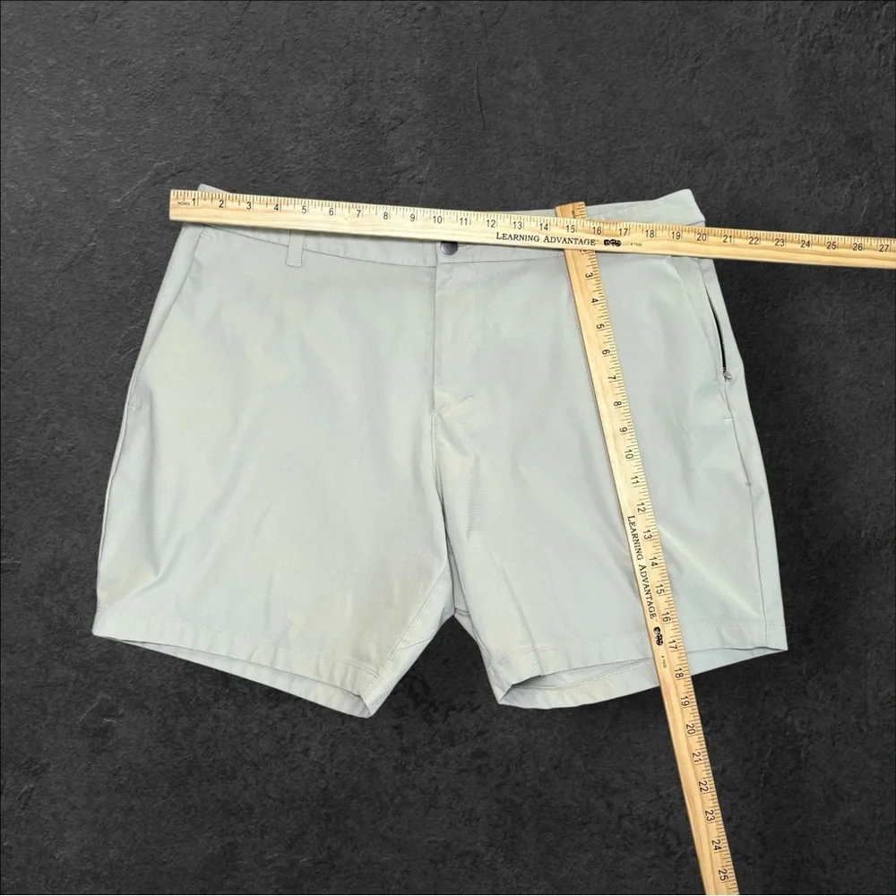Lululemon Shorts Chino Warpstreme ABC Commission Classic 7” Beige Men’s - Picture 5 of 5